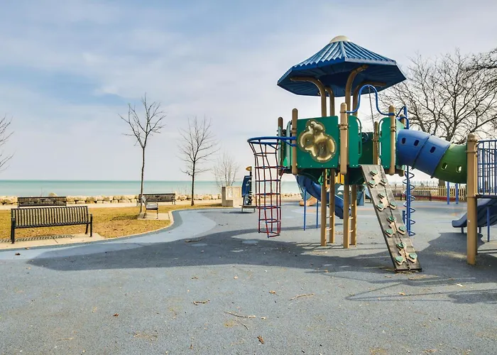 Stylish Retreat: Walk To Loyola