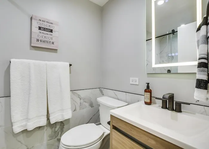 Holiday home Stylish Retreat: Walk To Loyola Chicago